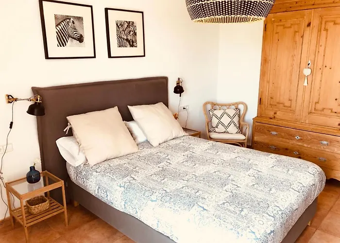 Вилла Binialmesc *